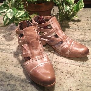 Freebird by Steven Hope Ankle Boot  size 7